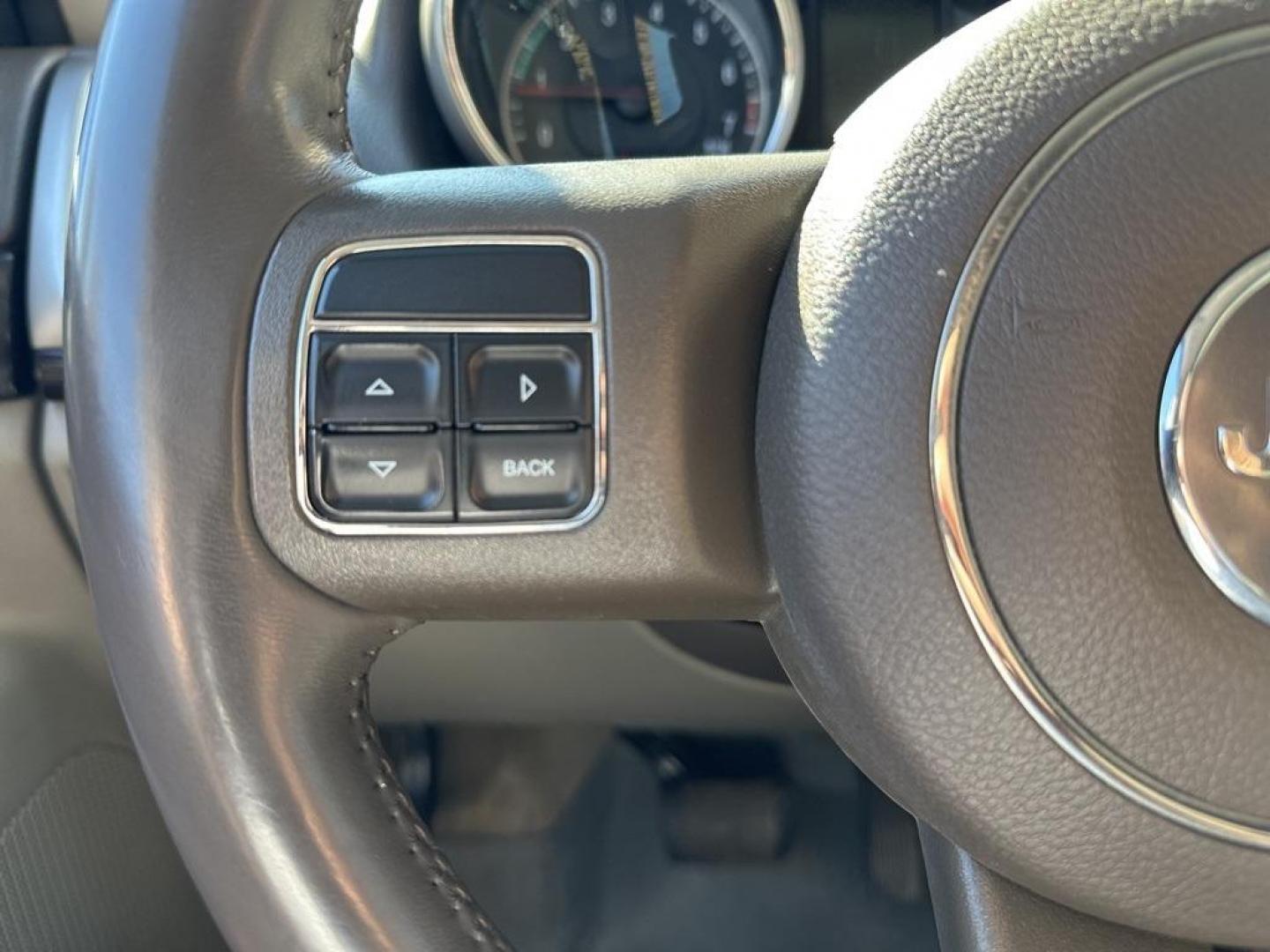 2013 Brilliant Black Crystal Pearlcoat /Dark Graystone/Medium Graystone Jeep Grand Cherokee Laredo (1C4RJFAG1DC) with an 3.6L V6 Flex Fuel 24V VVT engine, Automatic transmission, located at 8595 Washington St., Thornton, CO, 80229, (303) 287-5511, 39.852348, -104.978447 - 2013 Jeep Grand Cherokee<br><br>D1 Auto NEVER charges dealer fees! All cars have clean titles and have been inspected for mechanical issues. We have financing for everyone. Good credit, bad credit, first time buyers.<br>CARFAX One-Owner. Odometer is 6745 miles below market average!<br>Please call La - Photo#17