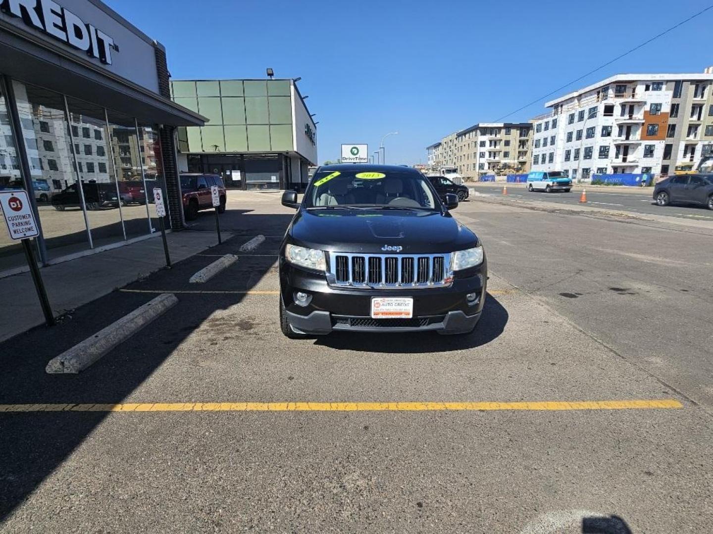 2013 Brilliant Black Crystal Pearlcoat /Dark Graystone/Medium Graystone Jeep Grand Cherokee Laredo (1C4RJFAG1DC) with an 3.6L V6 Flex Fuel 24V VVT engine, Automatic transmission, located at 10890 W. Colfax Ave., Lakewood, CO, 80215, (303) 274-7692, 39.739914, -105.120132 - 2013 Jeep Grand CherokeeD1 Auto NEVER charges dealer fees! All cars have clean titles and have been inspected for mechanical issues. We have financing for everyone. Good credit, bad credit, first time buyers.CARFAX One-Owner.Please call Lakewood Location 303-274-7692 or Thornton 303-287-5511 to sche - Photo#2