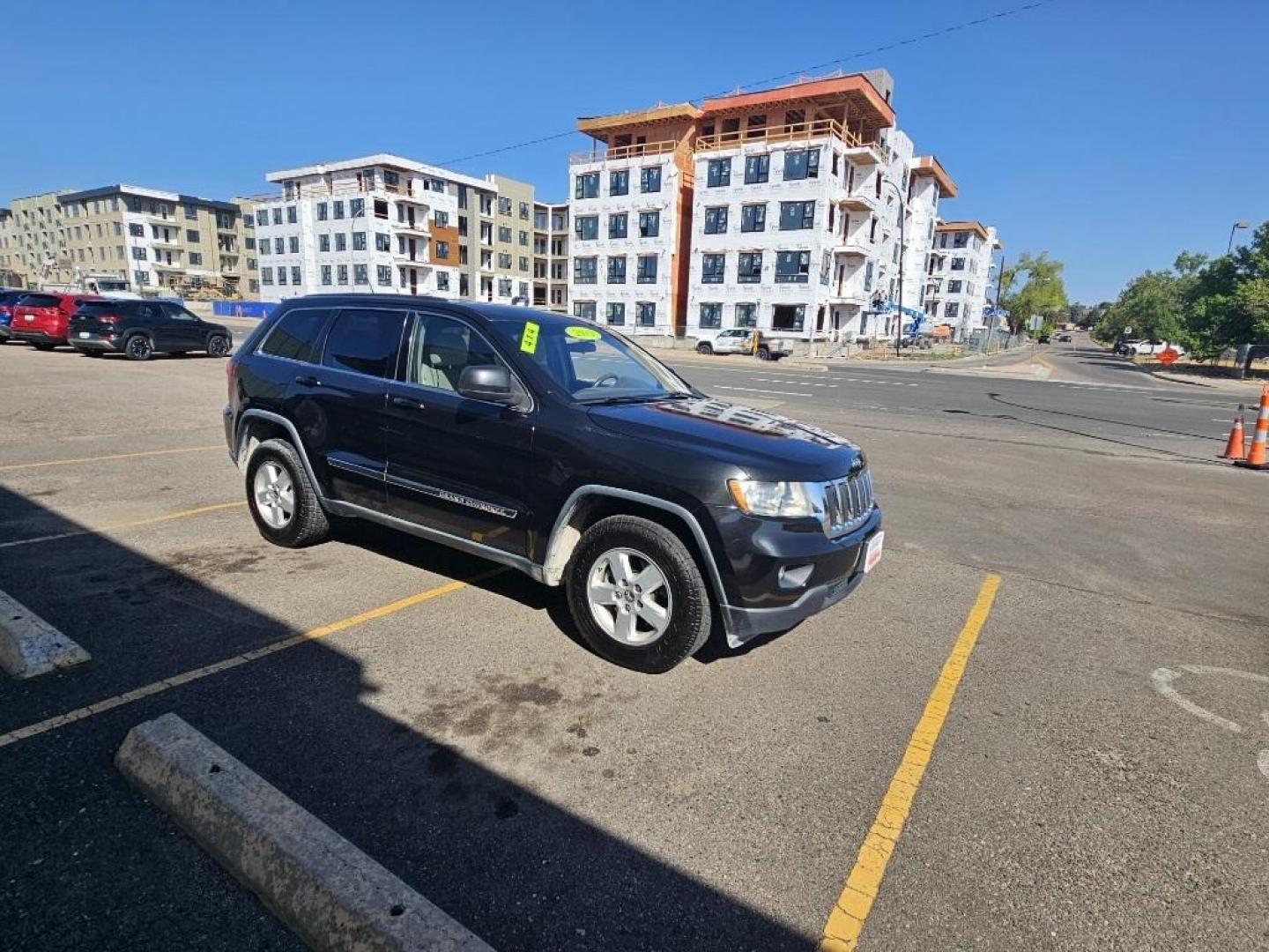 2013 Brilliant Black Crystal Pearlcoat /Dark Graystone/Medium Graystone Jeep Grand Cherokee Laredo (1C4RJFAG1DC) with an 3.6L V6 Flex Fuel 24V VVT engine, Automatic transmission, located at 8595 Washington St., Thornton, CO, 80229, (303) 287-5511, 39.852348, -104.978447 - 2013 Jeep Grand Cherokee<br><br>D1 Auto NEVER charges dealer fees! All cars have clean titles and have been inspected for mechanical issues. We have financing for everyone. Good credit, bad credit, first time buyers.<br>CARFAX One-Owner.<br>Please call Lakewood Location 303-274-7692 or Thornton 303- - Photo#3