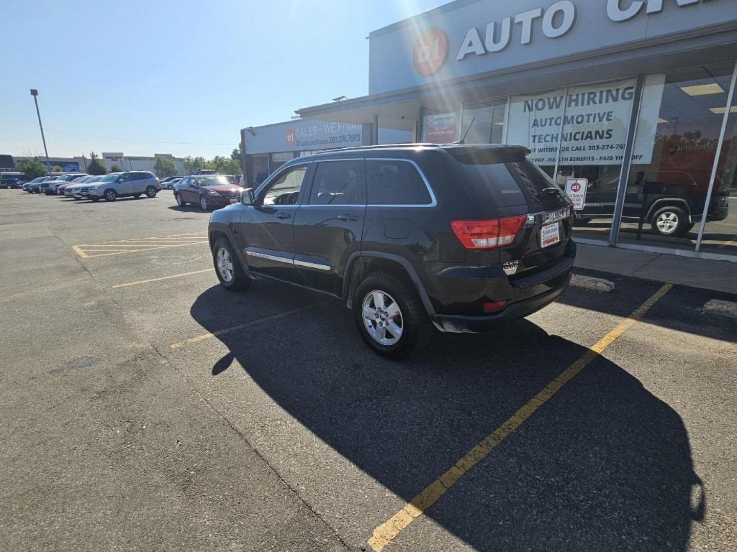 2013 Brilliant Black Crystal Pearlcoat /Dark Graystone/Medium Graystone Jeep Grand Cherokee Laredo (1C4RJFAG1DC) with an 3.6L V6 Flex Fuel 24V VVT engine, Automatic transmission, located at 8595 Washington St., Thornton, CO, 80229, (303) 287-5511, 39.852348, -104.978447 - 2013 Jeep Grand Cherokee<br><br>D1 Auto NEVER charges dealer fees! All cars have clean titles and have been inspected for mechanical issues. We have financing for everyone. Good credit, bad credit, first time buyers.<br>CARFAX One-Owner.<br>Please call Lakewood Location 303-274-7692 or Thornton 303- - Photo#7