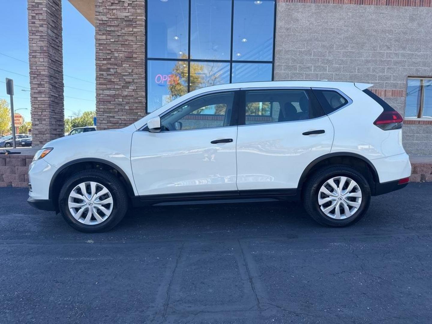 2019 Glacier White /Charcoal Nissan Rogue S (5N1AT2MV6KC) with an 2.5L I4 DOHC 16V engine, CVT transmission, located at 8595 Washington St., Thornton, CO, 80229, (303) 287-5511, 39.852348, -104.978447 - 2019 Nissan Rogue All Wheel Drive, One Owner, Mint Condition. <br>All Cars Have Clean Titles And Are Serviced Before Sale., CarfaxOne Owner, No Accidents, Backup Camera, Non Smoker, No Pet Odor Or Hair, AWD.<br><br>D1 Auto NEVER charges dealer fees! All cars have clean titles and have been inspected - Photo#5