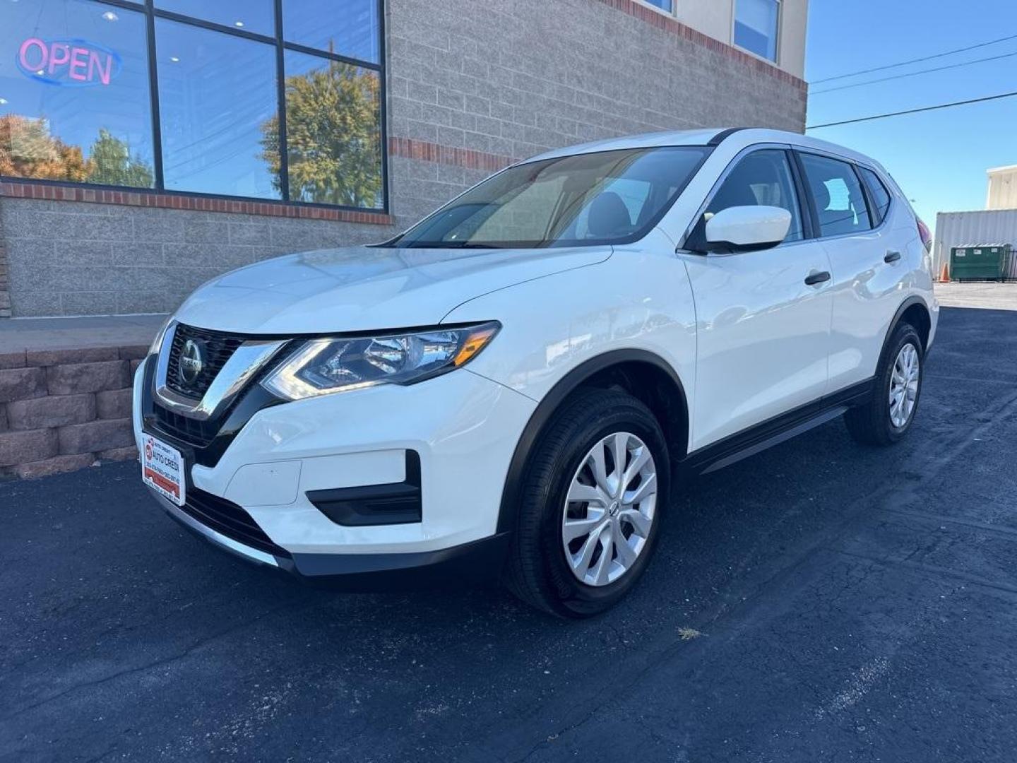 2019 Glacier White /Charcoal Nissan Rogue S (5N1AT2MV6KC) with an 2.5L I4 DOHC 16V engine, CVT transmission, located at 8595 Washington St., Thornton, CO, 80229, (303) 287-5511, 39.852348, -104.978447 - 2019 Nissan Rogue All Wheel Drive, One Owner, Mint Condition. <br>All Cars Have Clean Titles And Are Serviced Before Sale., CarfaxOne Owner, No Accidents, Backup Camera, Non Smoker, No Pet Odor Or Hair, AWD.<br><br>D1 Auto NEVER charges dealer fees! All cars have clean titles and have been inspected - Photo#6