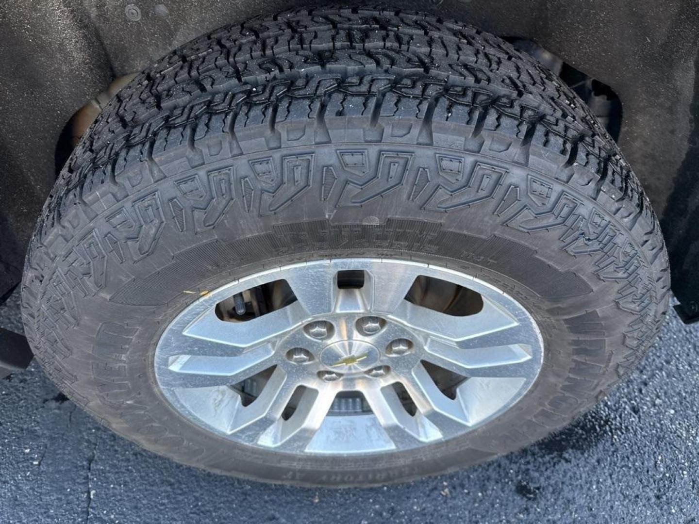 2015 Tungsten Metallic /Black Chevrolet Tahoe LS (1GNSKAKC6FR) with an EcoTec3 5.3L V8 Flex Fuel engine, Automatic transmission, located at 8595 Washington St., Thornton, CO, 80229, (303) 287-5511, 39.852348, -104.978447 - 2015 Chevrolet Tahoe 4WD 4WD, Black Cloth.<br><br>D1 Auto NEVER charges dealer fees! All cars have clean titles and have been inspected for mechanical issues. We have financing for everyone. Good credit, bad credit, first time buyers.<br>Odometer is 8713 miles below market average!<br>Please call La - Photo#23