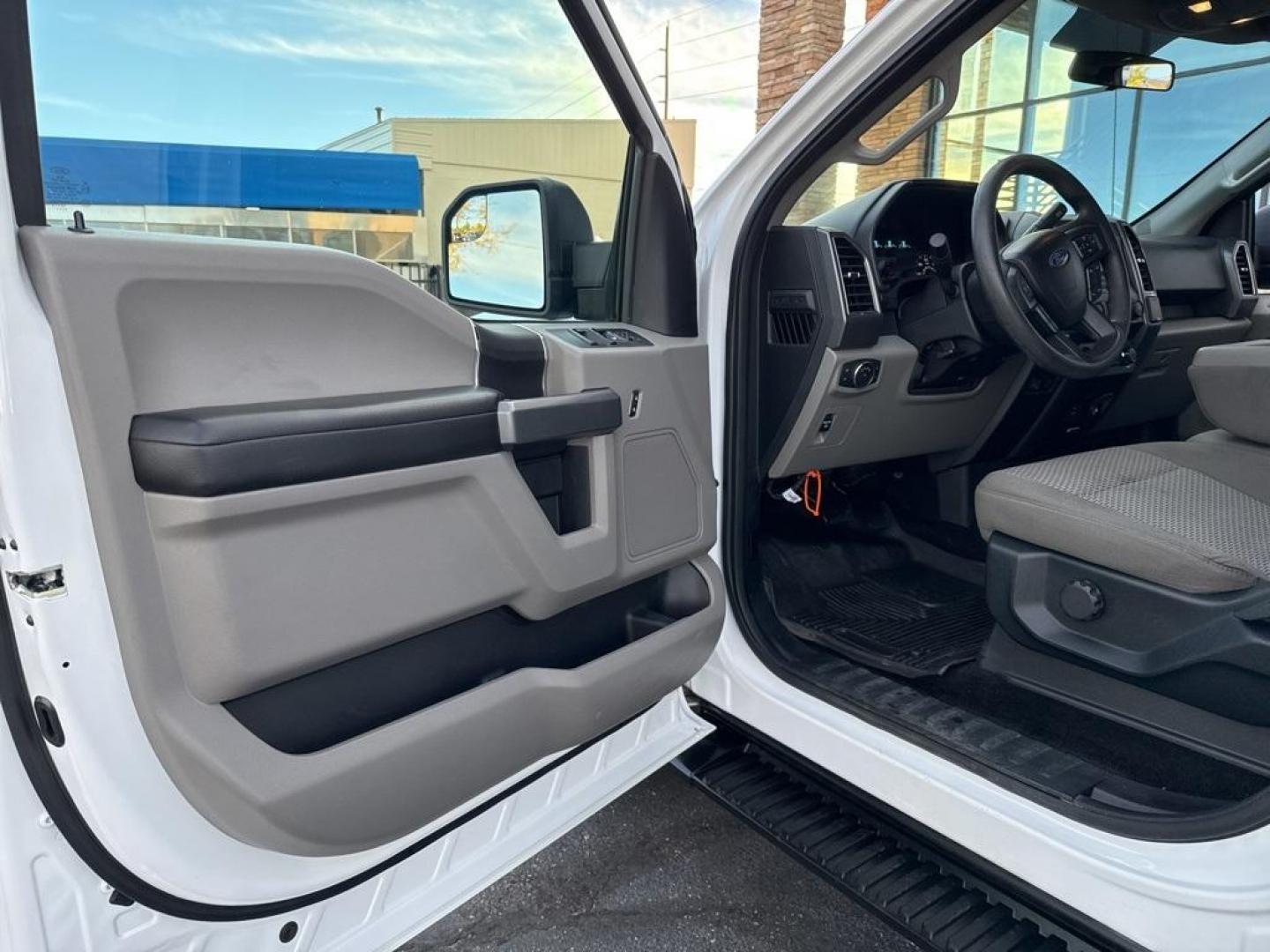 2018 Oxford White /Medium Earth Gray Ford F-150 XLT (1FTEW1E53JK) with an 5.0L V8 engine, Automatic transmission, located at 10890 W. Colfax Ave., Lakewood, CO, 80215, (303) 274-7692, 39.739914, -105.120132 - 2018 Ford F-150 XLT 4x4, One Owner and in great condition. 5.0 V8 engine is by far the best available engine for Ford trucks and towing. Fully serviced and ready for work or play. <br><br>All Cars Have Clean Titles And Are Serviced Before Sale., CarfaxOne Owner, No Accidents, Backup Camera, Non Smok - Photo#22