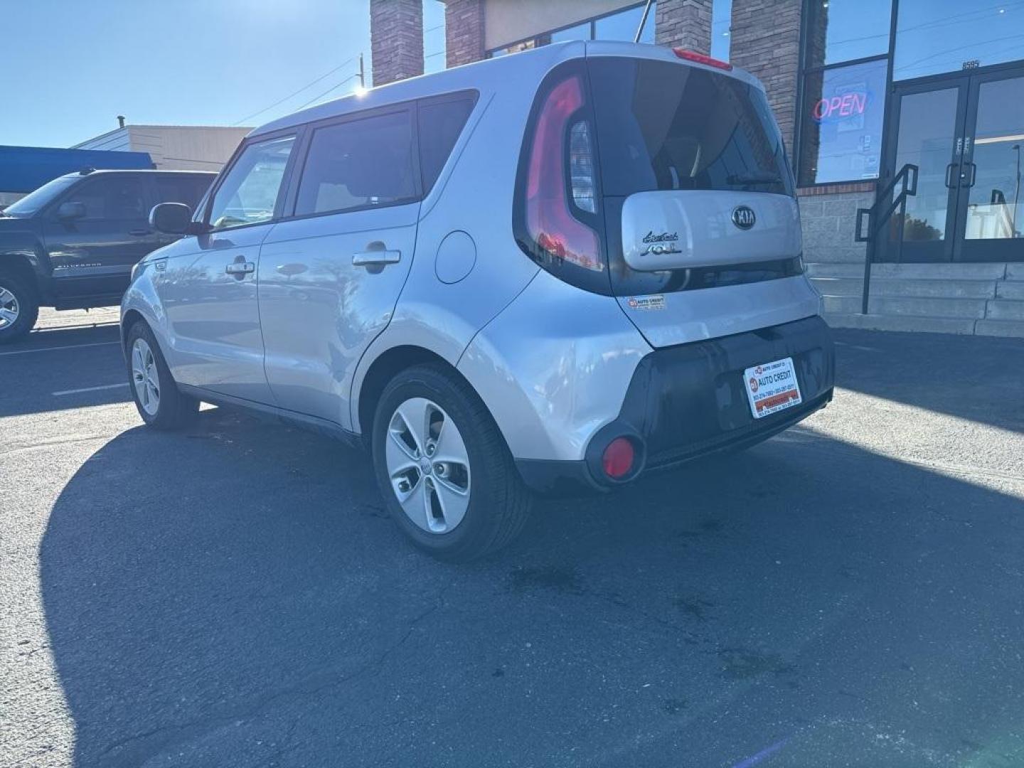 2016 Bright Silver /Black Kia Soul Base (KNDJN2A29G7) with an 1.6L I4 DGI engine, Automatic transmission, located at 8595 Washington St., Thornton, CO, 80229, (303) 287-5511, 39.852348, -104.978447 - 2016 Kia Soul CARFAX One-Owner. FWD<br><br>D1 Auto NEVER charges dealer fees! All cars have clean titles and have been inspected for mechanical issues. We have financing for everyone. Good credit, bad credit, first time buyers.<br>Clean CARFAX.<br>Please call Lakewood Location 303-274-7692 or Thornt - Photo#6