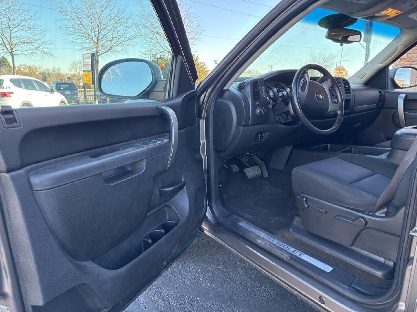 2012 Mocha Steel Metallic /Ebony Chevrolet Silverado 1500 LT (3GCPKSE76CG) with an Vortec 5.3L V8 SFI VVT Flex Fuel engine, Automatic transmission, located at 8595 Washington St., Thornton, CO, 80229, (303) 287-5511, 39.852348, -104.978447 - 2012 Chevrolet Silverado 1500 4WD Z71 <br><br>All Cars Have Clean Titles And Are Serviced Before Sale., 6-Speed Automatic Electronic with Overdrive, 4WD, Ebony Cloth, 18'' x 8'' Aluminum Wheels, Body-Colored Door Handles, Body-Colored Grille w/Unique Chrome Insert, Front Chrome Recovery Hooks, Heate - Photo#21