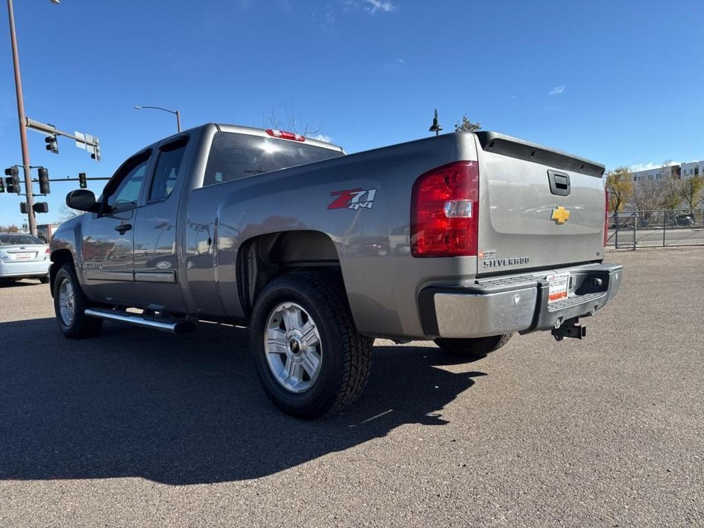 2013 Graystone Metallic /Ebony Chevrolet Silverado 1500 LT (1GCRKSE73DZ) with an Vortec 5.3L V8 SFI VVT Flex Fuel engine, Automatic transmission, located at 8595 Washington St., Thornton, CO, 80229, (303) 287-5511, 39.852348, -104.978447 - 2013 Chevrolet Silverado 1500 with crazy low miles!! This 2 owner truck is in mint condition inside and out with ZERO rust. You will not find a nicer low milage truck. No Accidents, Clean Title.<br><br>All Cars Have Clean Titles And Are Serviced Before Sale., Clean Carfax, No Accident, Vortec 5.3L V - Photo#6