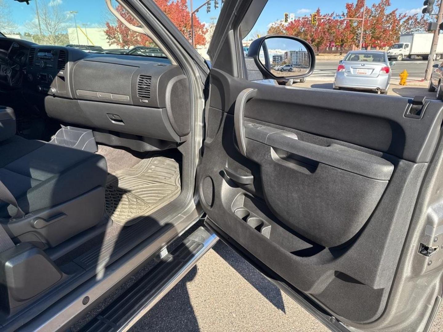 2013 Graystone Metallic /Ebony Chevrolet Silverado 1500 LT (1GCRKSE73DZ) with an Vortec 5.3L V8 SFI VVT Flex Fuel engine, Automatic transmission, located at 8595 Washington St., Thornton, CO, 80229, (303) 287-5511, 39.852348, -104.978447 - 2013 Chevrolet Silverado 1500 with crazy low miles!! This 2 owner truck is in mint condition inside and out with ZERO rust. You will not find a nicer low milage truck. No Accidents, Clean Title.<br><br>All Cars Have Clean Titles And Are Serviced Before Sale., Clean Carfax, No Accident, Vortec 5.3L V - Photo#10