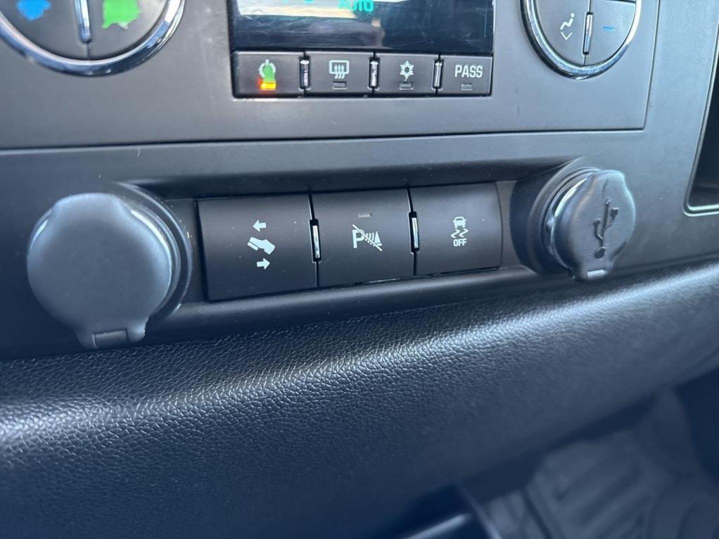 2013 Graystone Metallic /Ebony Chevrolet Silverado 1500 LT (1GCRKSE73DZ) with an Vortec 5.3L V8 SFI VVT Flex Fuel engine, Automatic transmission, located at 8595 Washington St., Thornton, CO, 80229, (303) 287-5511, 39.852348, -104.978447 - 2013 Chevrolet Silverado 1500 with crazy low miles!! This 2 owner truck is in mint condition inside and out with ZERO rust. You will not find a nicer low milage truck. No Accidents, Clean Title.<br><br>All Cars Have Clean Titles And Are Serviced Before Sale., Clean Carfax, No Accident, Vortec 5.3L V - Photo#30