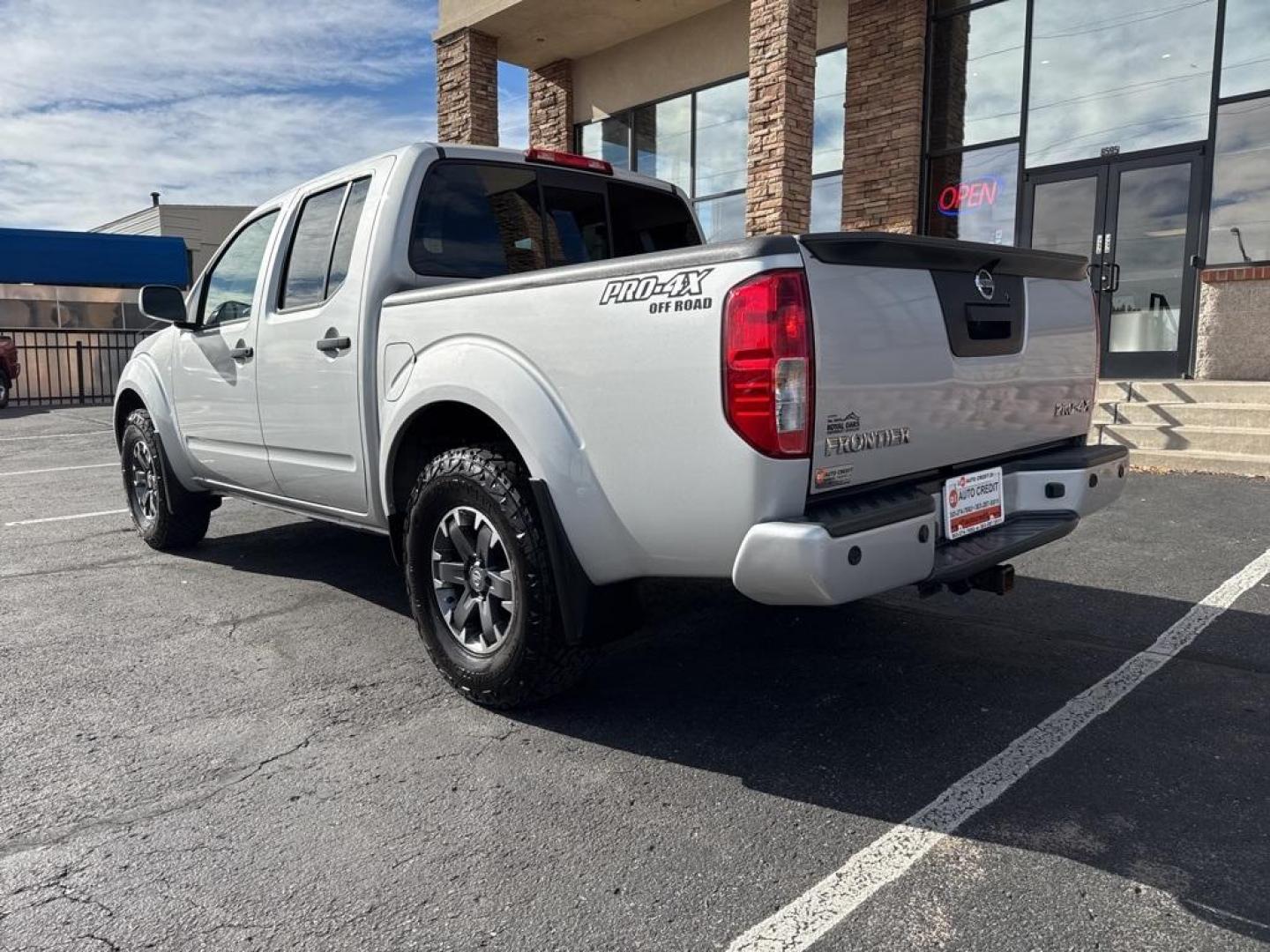 2018 Brilliant Silver /Graphite Nissan Frontier PRO-4X (1N6AD0EVXJN) with an 4.0L V6 DOHC engine, Automatic transmission, located at 8595 Washington St., Thornton, CO, 80229, (303) 287-5511, 39.852348, -104.978447 - 2018 Nissan Frontier PRO -4X 4WD in mint condition inside and out. This non smoker shows no signs of abuse anywhere and is rust free. Clean Colorado title and ready to go!! <br><br>All Cars Have Clean Titles And Are Serviced Before Sale., Clean Carfax, No Accident, Heated Seats, Apple/Android Car Pl - Photo#6