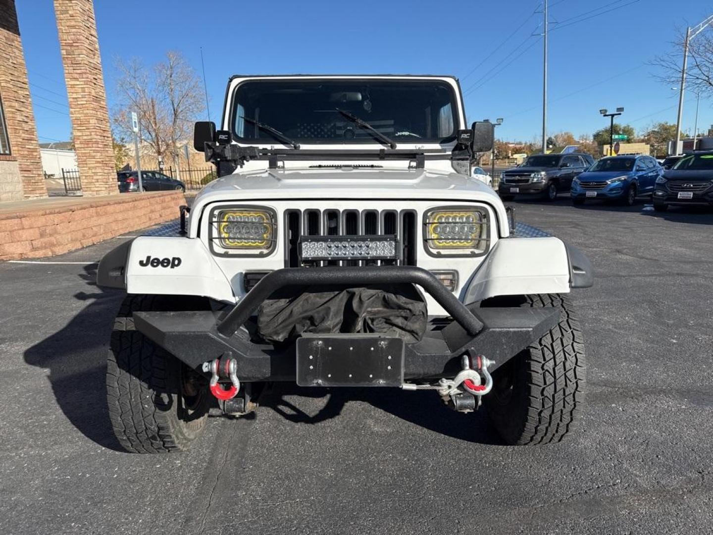 1994 White /Black Jeep Wrangler S (1J4FY19P2RP) with an 2.5L I4 8V engine, Automatic transmission, located at 8595 Washington St., Thornton, CO, 80229, (303) 287-5511, 39.852348, -104.978447 - 1994 Jeep Wrangler 4WD that someone spent a lot of time and money rebuilding so you dont need to! Rebuilt from the ground up and runs great. Lots of extras goodies and ready for any sort of adventure. <br><br>D1 Auto NEVER charges dealer fees! All cars have clean titles and have been inspected for m - Photo#1