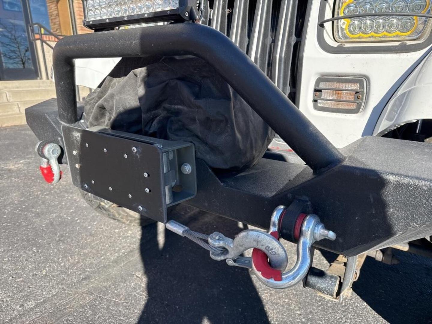 1994 White /Black Jeep Wrangler S (1J4FY19P2RP) with an 2.5L I4 8V engine, Automatic transmission, located at 8595 Washington St., Thornton, CO, 80229, (303) 287-5511, 39.852348, -104.978447 - 1994 Jeep Wrangler 4WD that someone spent a lot of time and money rebuilding so you dont need to! Rebuilt from the ground up and runs great. Lots of extras goodies and ready for any sort of adventure. <br><br>D1 Auto NEVER charges dealer fees! All cars have clean titles and have been inspected for m - Photo#8