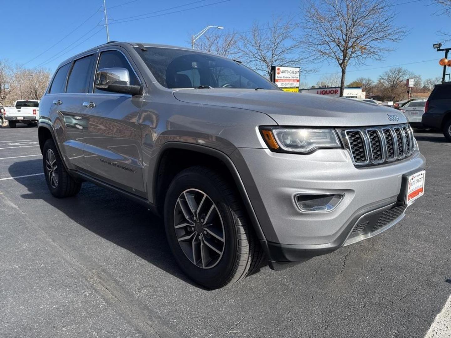 2019 Billet Silver Metallic Clearcoat /Black Jeep Grand Cherokee Limited (1C4RJFBG4KC) with an 3.6L V6 24V VVT engine, Automatic transmission, located at 8595 Washington St., Thornton, CO, 80229, (303) 287-5511, 39.852348, -104.978447 - 2019 Jeep Grand Cherokee Limited 4WD and fully loaded. <br><br>All Cars Have Clean Titles And Are Serviced Before Sale., Clean Carfax, No Accident, Apple/Android Car Play, New Tires, Blind Spot Monitoring, Backup Camera, Leather, Heated and Ventilated Seats, Heated rear Seats, Power Seats, Non Smoke - Photo#2