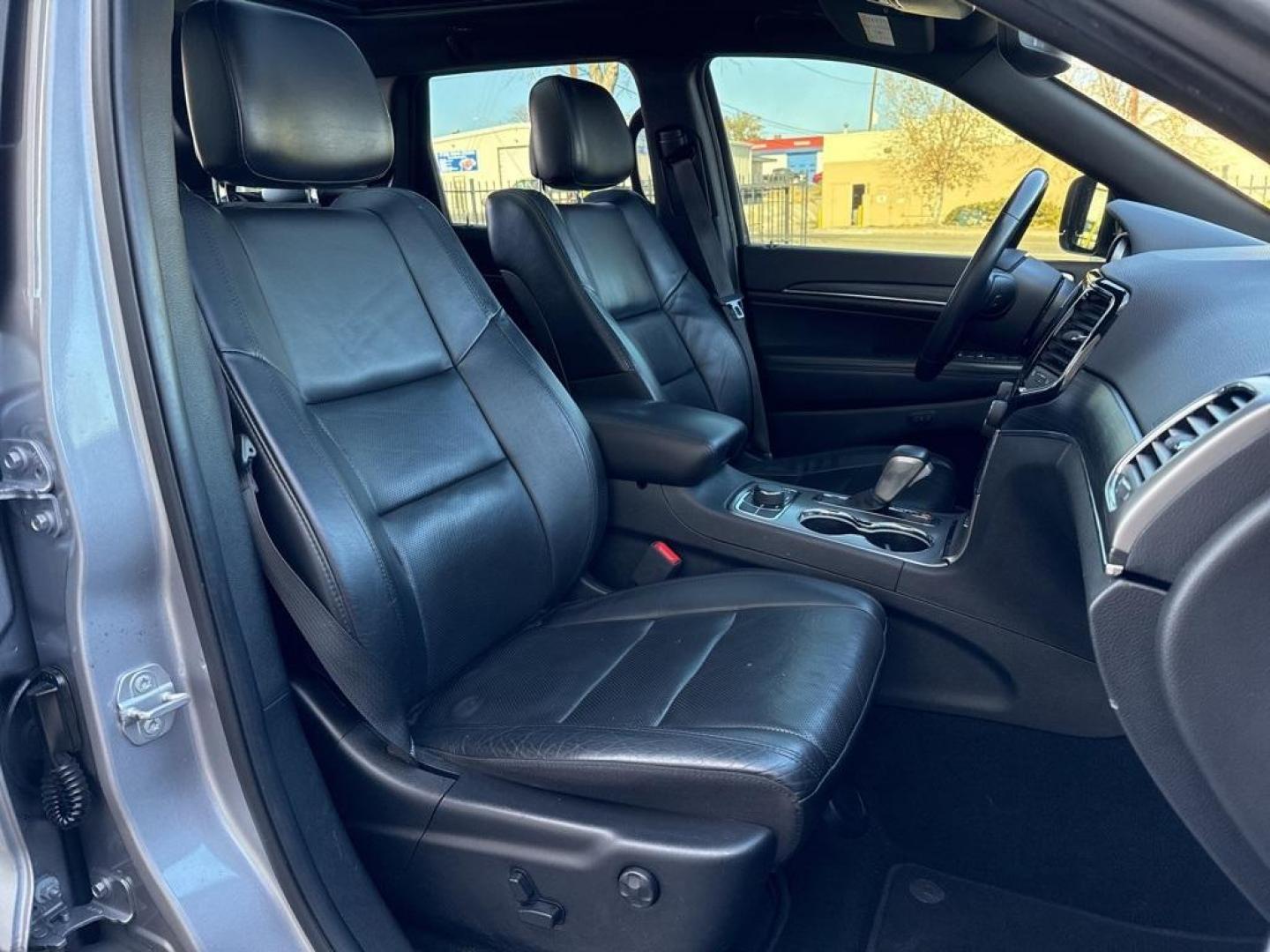 2019 Billet Silver Metallic Clearcoat /Black Jeep Grand Cherokee Limited (1C4RJFBG4KC) with an 3.6L V6 24V VVT engine, Automatic transmission, located at 8595 Washington St., Thornton, CO, 80229, (303) 287-5511, 39.852348, -104.978447 - 2019 Jeep Grand Cherokee Limited 4WD and fully loaded. <br><br>All Cars Have Clean Titles And Are Serviced Before Sale., Clean Carfax, No Accident, Apple/Android Car Play, New Tires, Blind Spot Monitoring, Backup Camera, Leather, Heated and Ventilated Seats, Heated rear Seats, Power Seats, Non Smoke - Photo#17