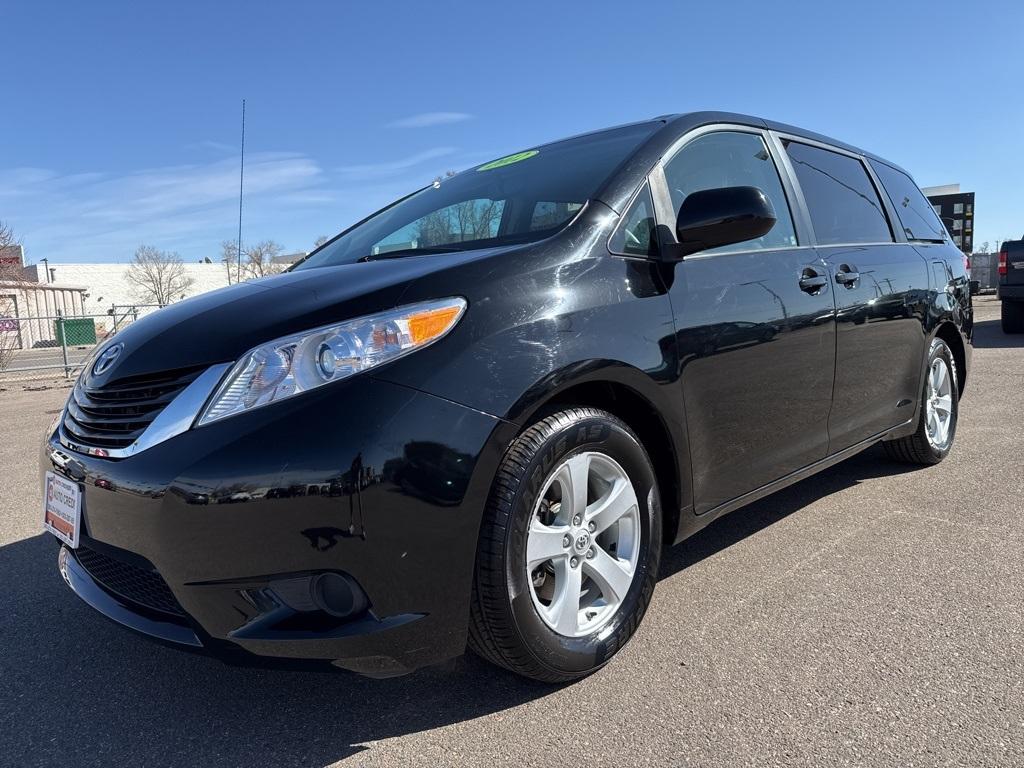 photo of 2012 Toyota Sienna LE 8 Passenger