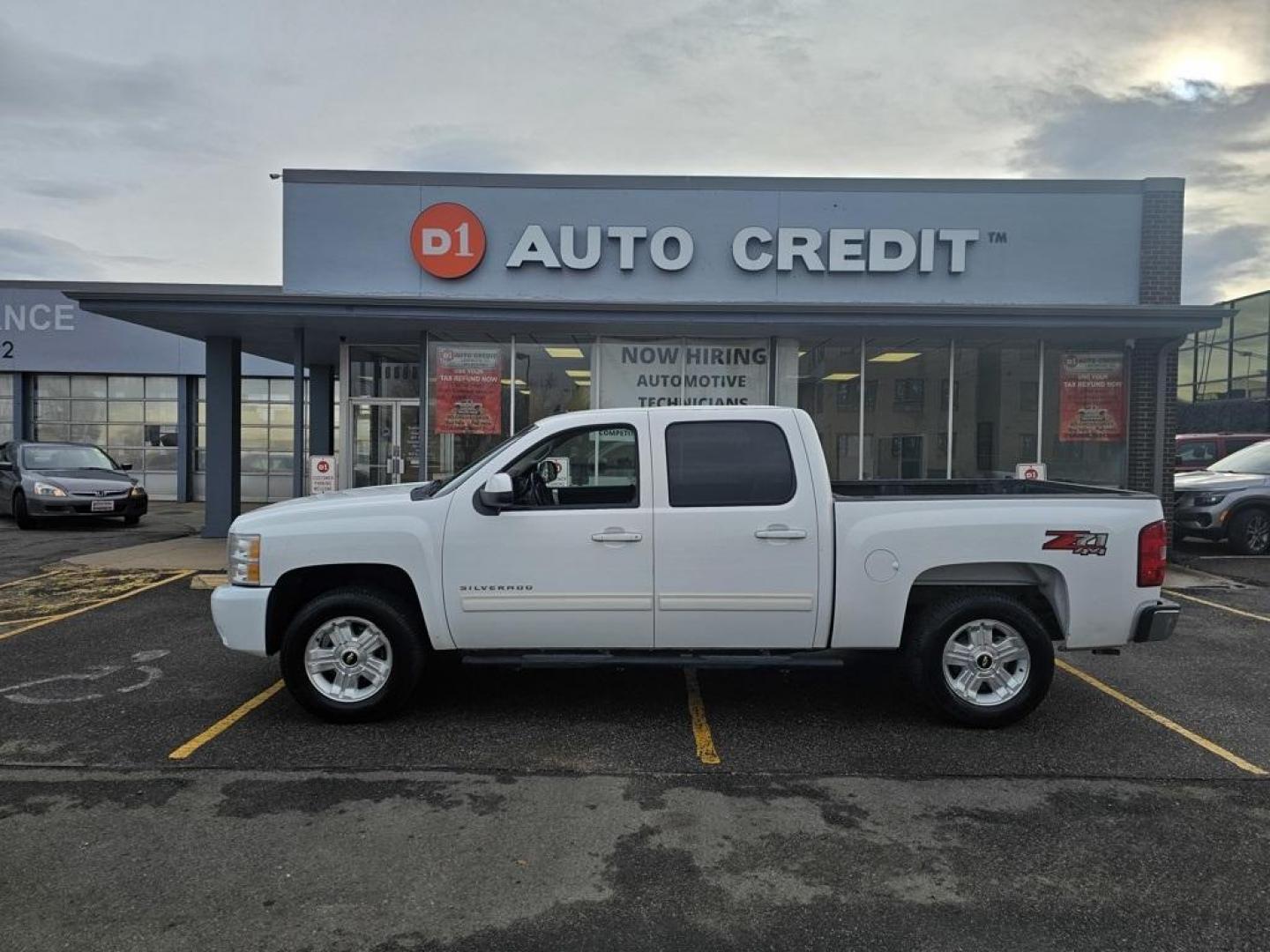 2011 Summit White /Light Titanium/Ebony Chevrolet Silverado 1500 LT (3GCPKSE31BG) with an Vortec 5.3L V8 SFI VVT Flex Fuel engine, Automatic transmission, located at 10890 W. Colfax Ave., Lakewood, CO, 80215, (303) 274-7692, 39.739914, -105.120132 - 2011 Chevrolet Silverado 1500 CARFAX One-Owner. 4WD 6-Speed Automatic, 4WD, Light Titanium/Ebony Cloth.<br><br>D1 Auto NEVER charges dealer fees! All cars have clean titles and have been inspected for mechanical issues. We have financing for everyone. Good credit, bad credit, first time buyers.<br>C - Photo#0