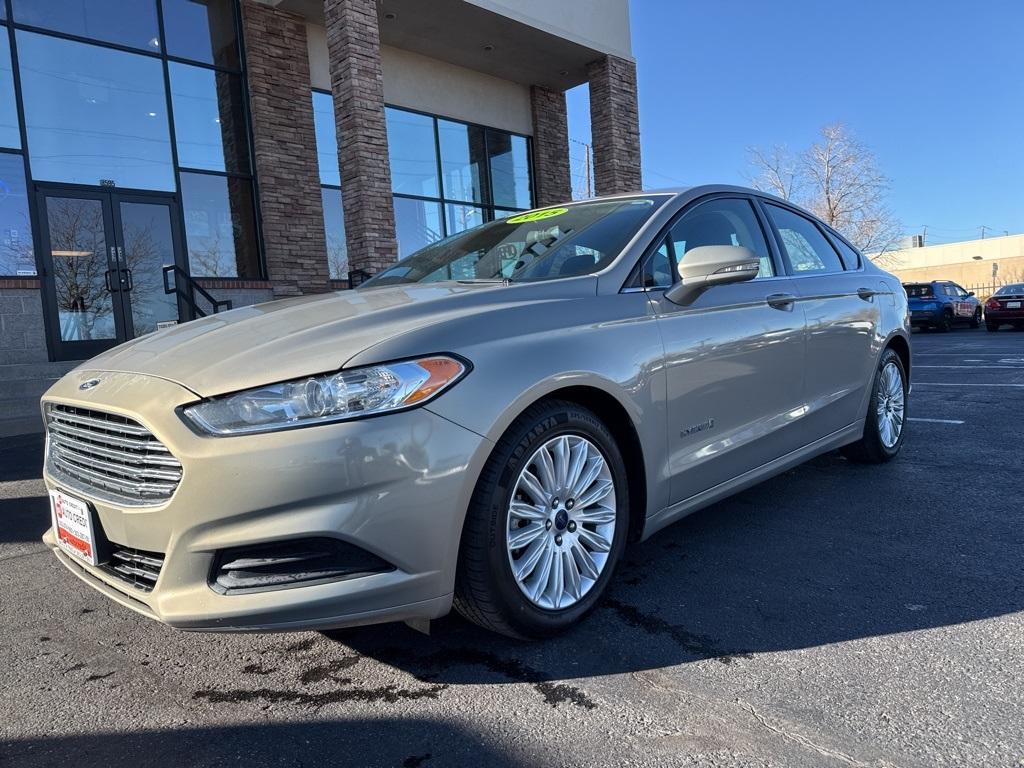 photo of 2015 Ford Fusion Hybrid SE