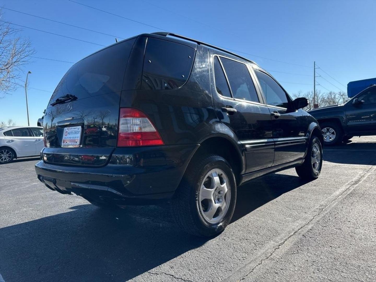 2003 Black /Java Mercedes-Benz M-Class ML 350 (4JGAB57E93A) with an 3.7L V6 SMPI SOHC engine, Automatic transmission, located at 10890 W. Colfax Ave., Lakewood, CO, 80215, (303) 274-7692, 39.739914, -105.120132 - 2003 Mercedes-Benz M-Class 4MATIC runs like a top. No oil leaks, recently serviced and ready for Colorado. Does need a radio and window regulator. This thing is a tank and runs amazing. <br><br>D1 Auto NEVER charges dealer fees! All cars have clean titles and have been inspected for mechanical issue - Photo#4