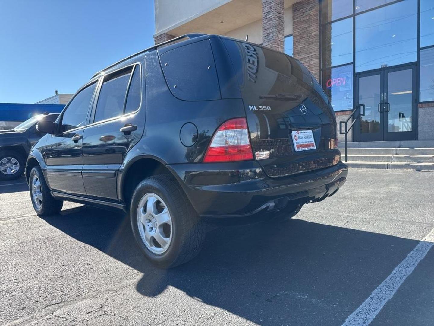 2003 Black /Java Mercedes-Benz M-Class ML 350 (4JGAB57E93A) with an 3.7L V6 SMPI SOHC engine, Automatic transmission, located at 8595 Washington St., Thornton, CO, 80229, (303) 287-5511, 39.852348, -104.978447 - 2003 Mercedes-Benz M-Class 4MATIC runs like a top. No oil leaks, recently serviced and ready for Colorado. Does need a radio and window regulator. This thing is a tank and runs amazing. <br><br>D1 Auto NEVER charges dealer fees! All cars have clean titles and have been inspected for mechanical issue - Photo#6