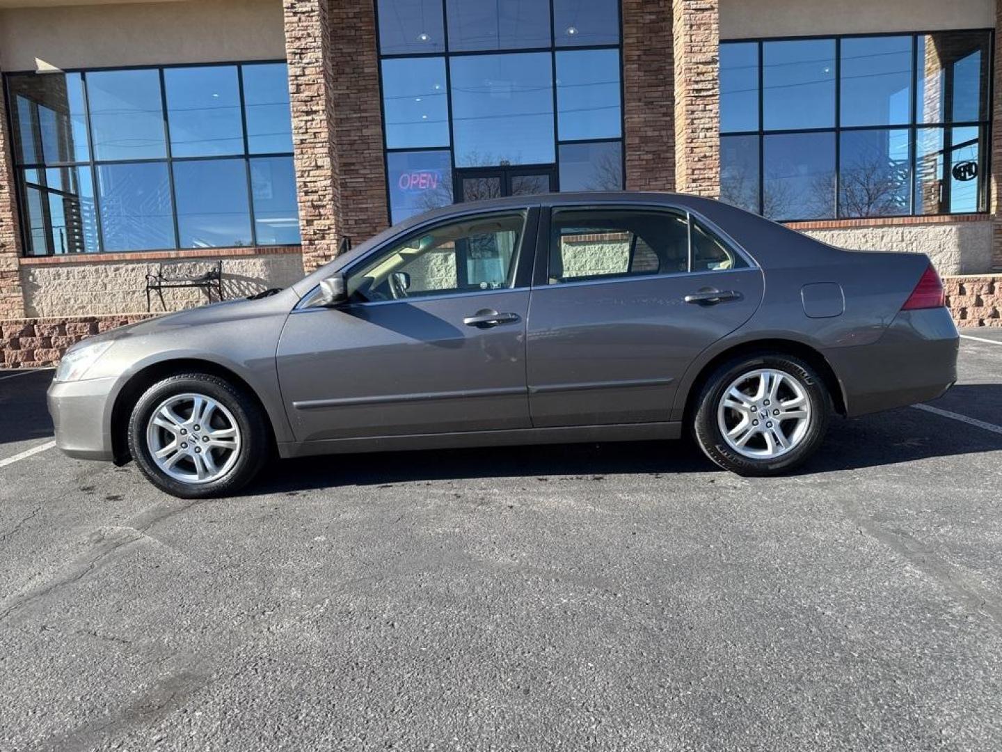 2006 Graphite Pearl /139345 Honda Accord EX-L (JHMCM56806C) with an 2.4L I4 DOHC i-VTEC 16V engine, Automatic transmission, located at 8595 Washington St., Thornton, CO, 80229, (303) 287-5511, 39.852348, -104.978447 - 2006 Honda Accord CARFAX One-Owner. FWD 139345 Leather.<br><br>D1 Auto NEVER charges dealer fees! All cars have clean titles and have been inspected for mechanical issues. We have financing for everyone. Good credit, bad credit, first time buyers.<br>Clean CARFAX.<br>Please call Lakewood Location 30 - Photo#7