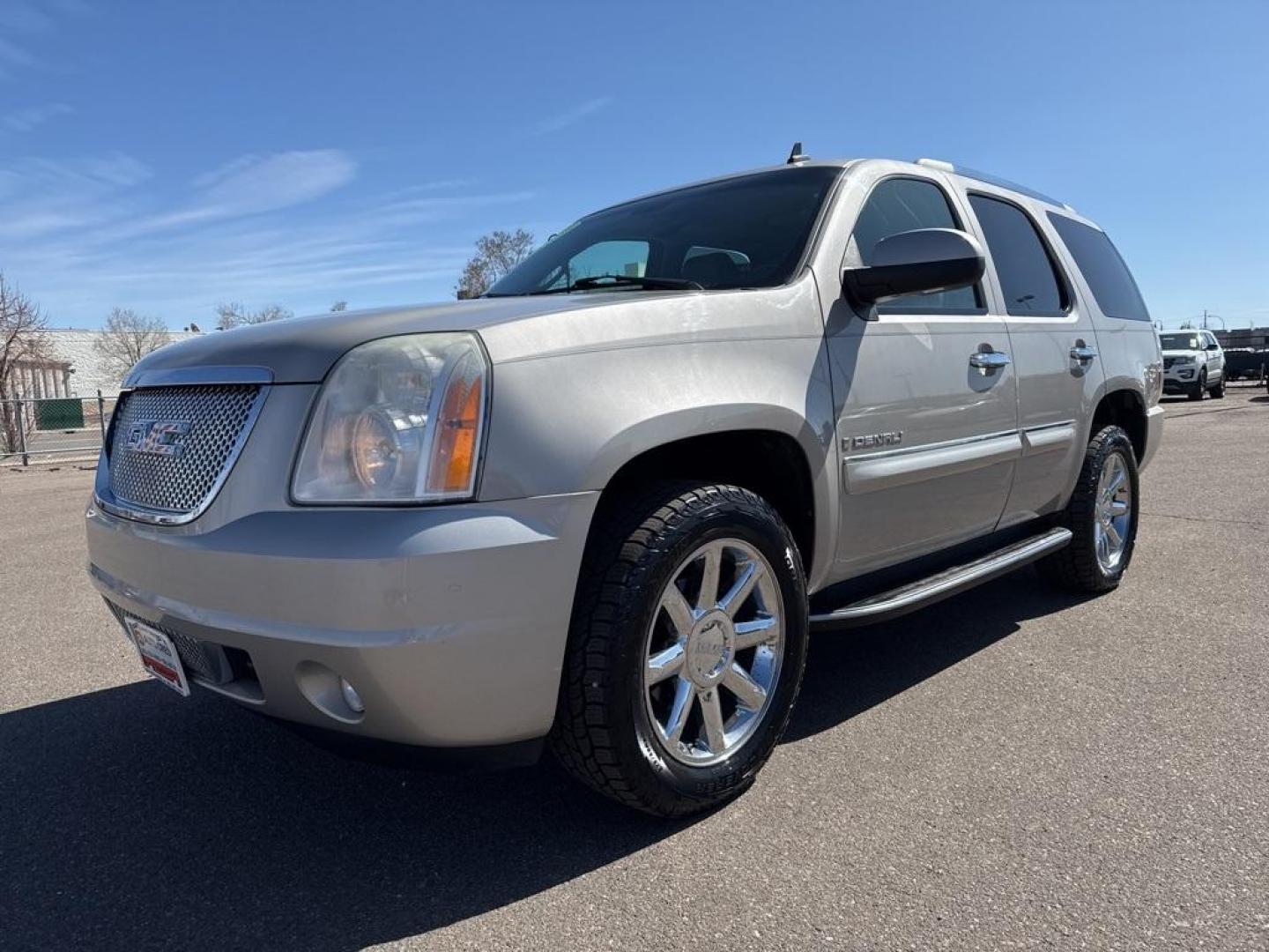 2007 Silver Birch Metallic /Ebony GMC Yukon Denali (1GKFK63887J) with an Vortec 6.2L V8 SFI VVT engine, Automatic transmission, located at 8595 Washington St., Thornton, CO, 80229, (303) 287-5511, 39.852348, -104.978447 - 2007 GMC Yukon AWD AWD.<br><br>D1 Auto NEVER charges dealer fees! All cars have clean titles and have been inspected for mechanical issues. We have financing for everyone. Good credit, bad credit, first time buyers.<br>Clean CARFAX.<br>Please call Lakewood Location 303-274-7692 or Thornton 303-287-5 - Photo#0