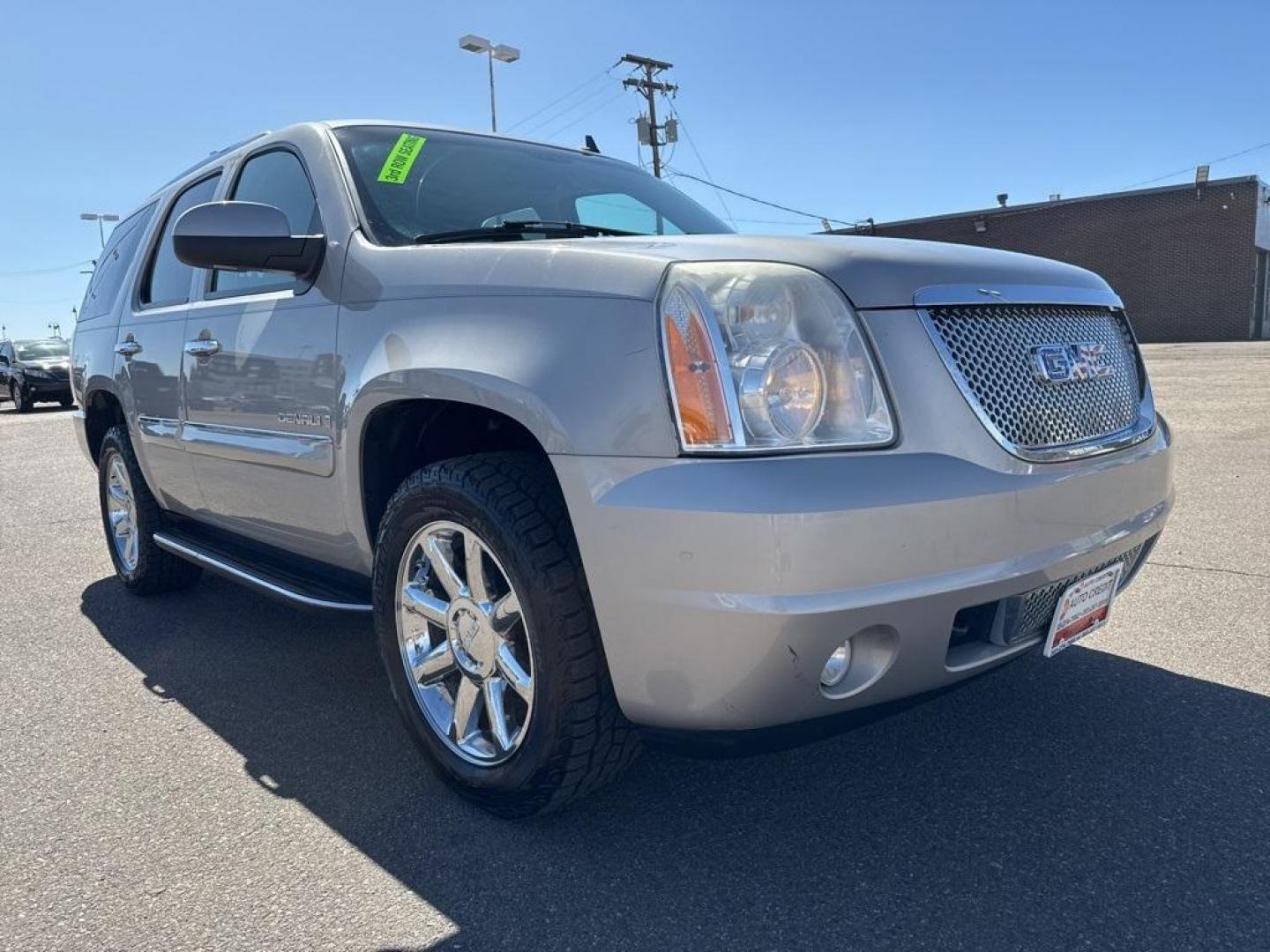 2007 Silver Birch Metallic /Ebony GMC Yukon Denali (1GKFK63887J) with an Vortec 6.2L V8 SFI VVT engine, Automatic transmission, located at 8595 Washington St., Thornton, CO, 80229, (303) 287-5511, 39.852348, -104.978447 - 2007 GMC Yukon AWD AWD.<br><br>D1 Auto NEVER charges dealer fees! All cars have clean titles and have been inspected for mechanical issues. We have financing for everyone. Good credit, bad credit, first time buyers.<br>Clean CARFAX.<br>Please call Lakewood Location 303-274-7692 or Thornton 303-287-5 - Photo#2