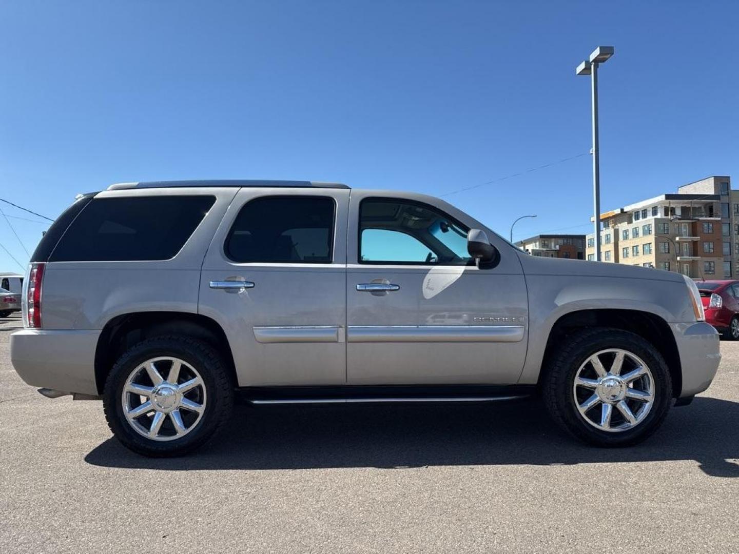 2007 Silver Birch Metallic /Ebony GMC Yukon Denali (1GKFK63887J) with an Vortec 6.2L V8 SFI VVT engine, Automatic transmission, located at 8595 Washington St., Thornton, CO, 80229, (303) 287-5511, 39.852348, -104.978447 - 2007 GMC Yukon AWD AWD.<br><br>D1 Auto NEVER charges dealer fees! All cars have clean titles and have been inspected for mechanical issues. We have financing for everyone. Good credit, bad credit, first time buyers.<br>Clean CARFAX.<br>Please call Lakewood Location 303-274-7692 or Thornton 303-287-5 - Photo#3