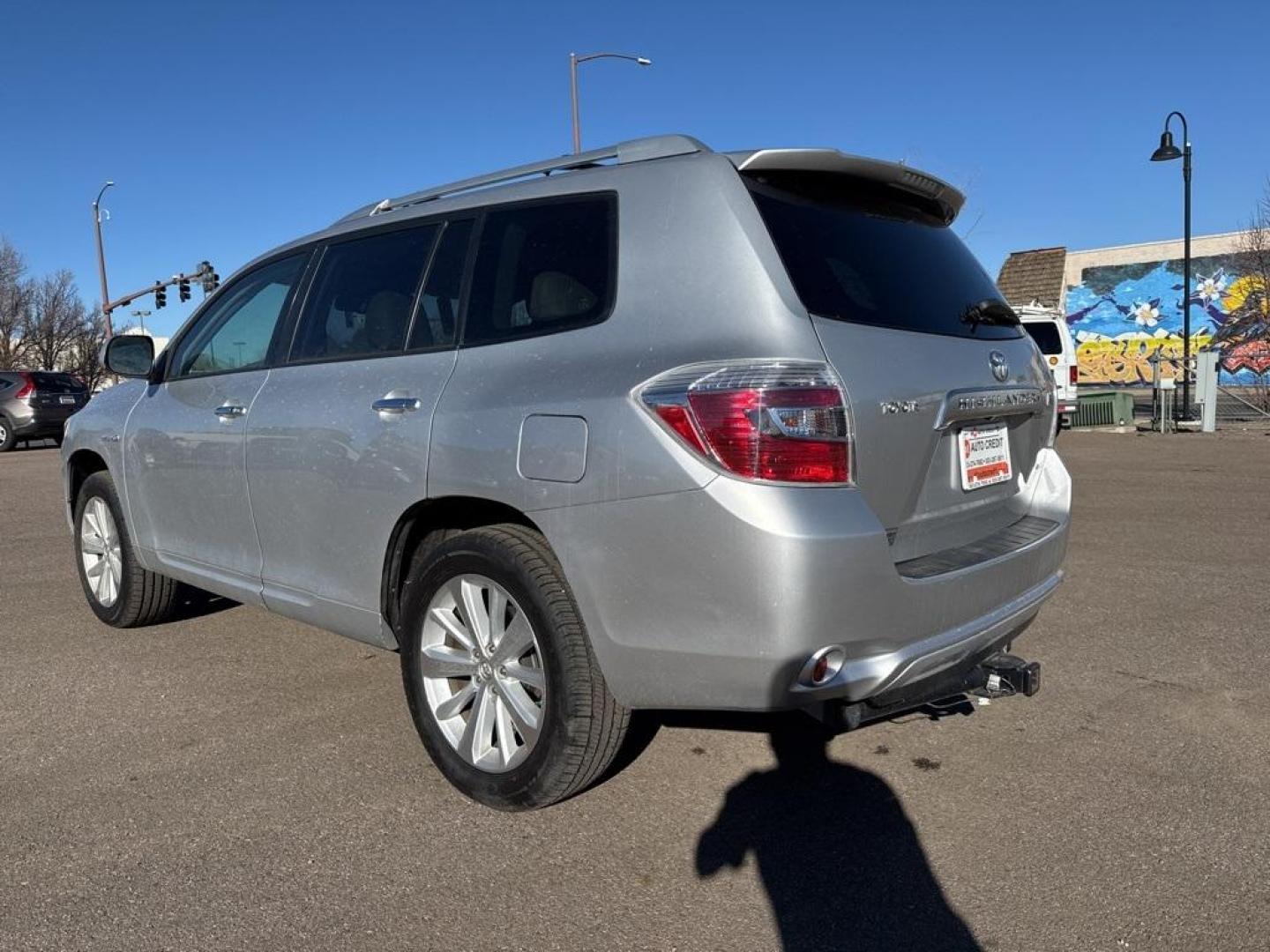 2008 Classic Silver Metallic /Ash Toyota Highlander Hybrid Limited (JTEEW44A382) with an 3.3L V6 MPI DOHC engine, CVT transmission, located at 8595 Washington St., Thornton, CO, 80229, (303) 287-5511, 39.852348, -104.978447 - 2008 Toyota Highlander Hybrid AWD 3.3L V6 MPI DOHC.<br><br>D1 Auto NEVER charges dealer fees! All cars have clean titles and have been inspected for mechanical issues. We have financing for everyone. Good credit, bad credit, first time buyers.<br>Clean CARFAX.<br>Please call Lakewood Location 303-27 - Photo#6