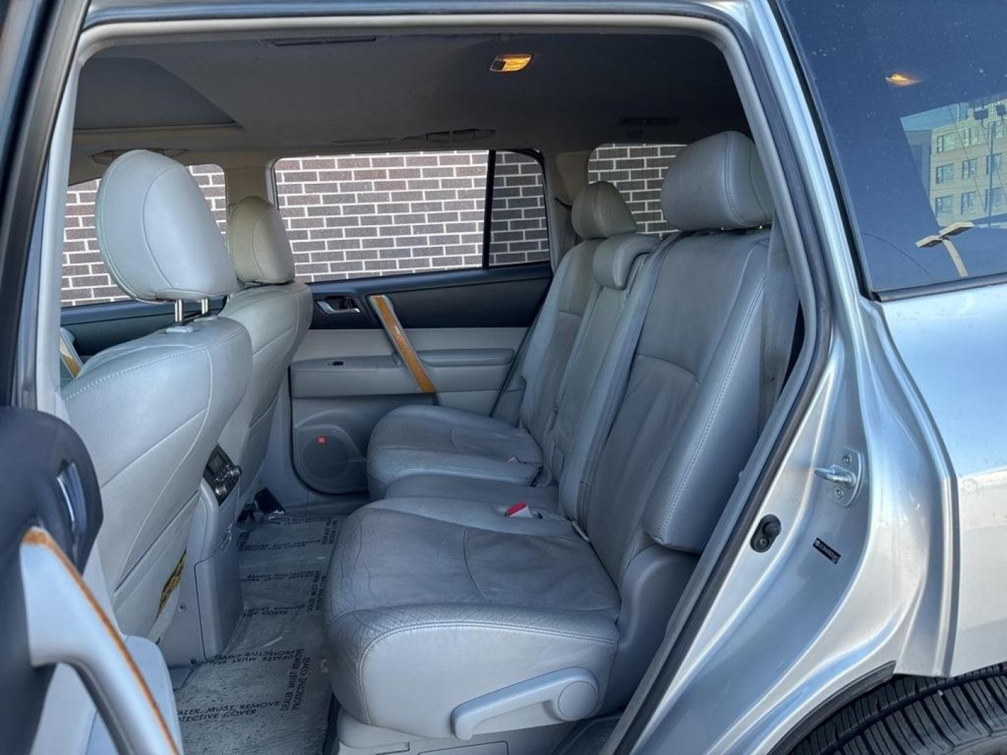 2008 Classic Silver Metallic /Ash Toyota Highlander Hybrid Limited (JTEEW44A382) with an 3.3L V6 MPI DOHC engine, CVT transmission, located at 8595 Washington St., Thornton, CO, 80229, (303) 287-5511, 39.852348, -104.978447 - 2008 Toyota Highlander Hybrid AWD 3.3L V6 MPI DOHC.<br><br>D1 Auto NEVER charges dealer fees! All cars have clean titles and have been inspected for mechanical issues. We have financing for everyone. Good credit, bad credit, first time buyers.<br>Clean CARFAX.<br>Please call Lakewood Location 303-27 - Photo#22