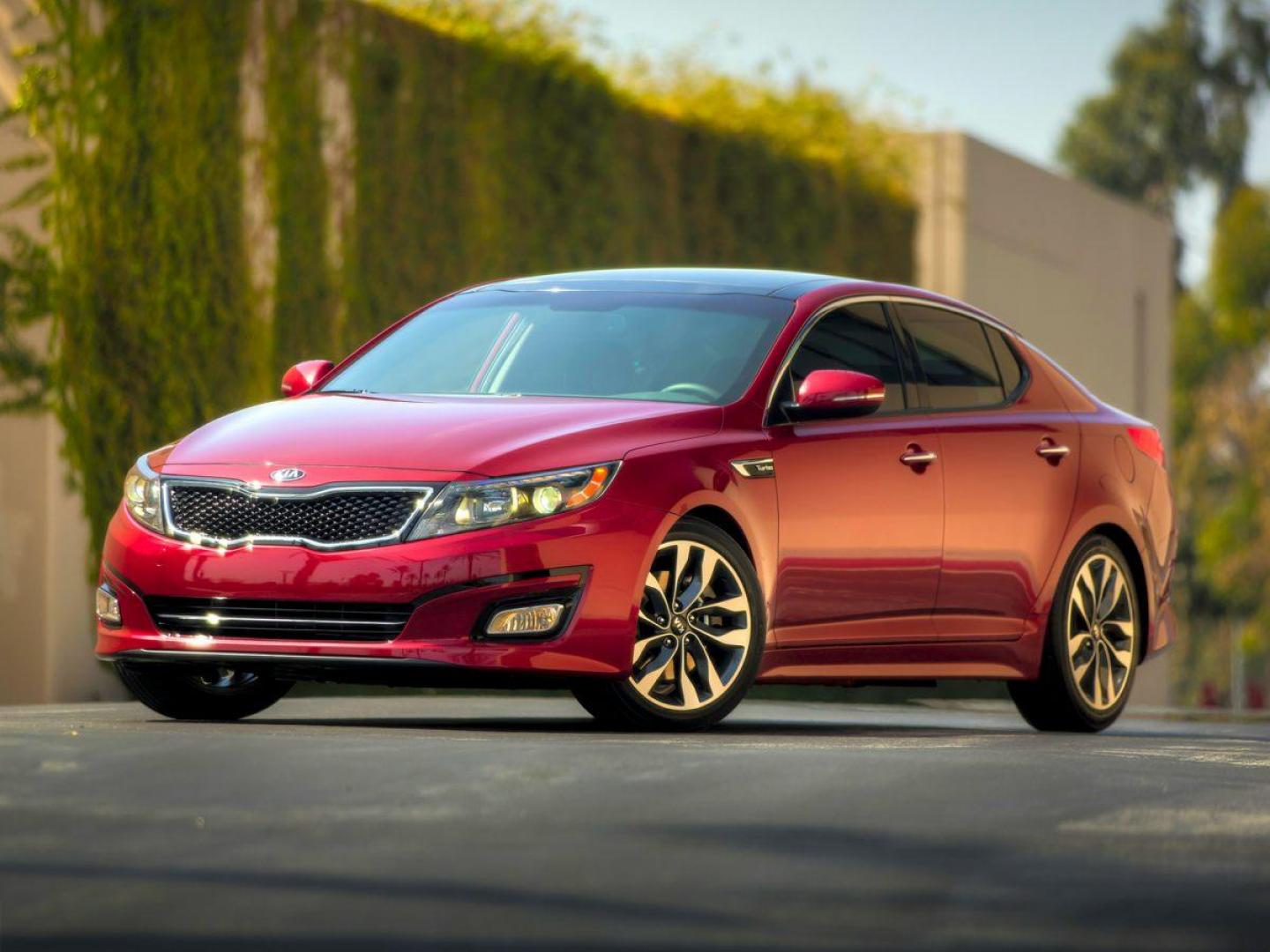 2015 Remington Red Metallic /Beige Kia Optima EX (5XXGN4A71FG) with an 2.4L I4 DGI DOHC engine, Automatic transmission, located at 10890 W. Colfax Ave., Lakewood, CO, 80215, (303) 274-7692, 39.739914, -105.120132 - 2015 Kia Optima FWD Beige Leather.D1 Auto NEVER charges dealer fees! All cars have clean titles and have been inspected for mechanical issues. We have financing for everyone. Good credit, bad credit, first time buyers.Please call Lakewood Location 303-274-7692 or Thornton 303-287-5511 to schedule a - Photo#0