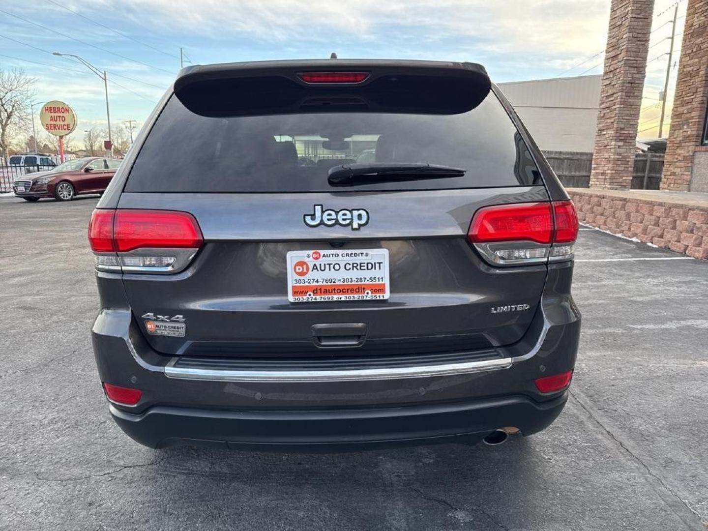 2018 Granite Crystal Metallic Clearcoat /Black Jeep Grand Cherokee Limited (1C4RJFBG2JC) with an 3.6L V6 24V VVT engine, Automatic transmission, located at 8595 Washington St., Thornton, CO, 80229, (303) 287-5511, 39.852348, -104.978447 - 2018 Jeep Grand Cherokee 4WD Luxury Group II All Cars Have Clean Titles And Are Serviced Before Sale., Apple/Android Car Play, New Tires, Blind Spot Monitoring, Backup Camera, Leather, Heated and Ventilated Seats, Bluetooth/ With Bluetooth Audio, Non Smoker, No Pet Odor Or Hair, 4WD, #1 Seat Foam Cu - Photo#5