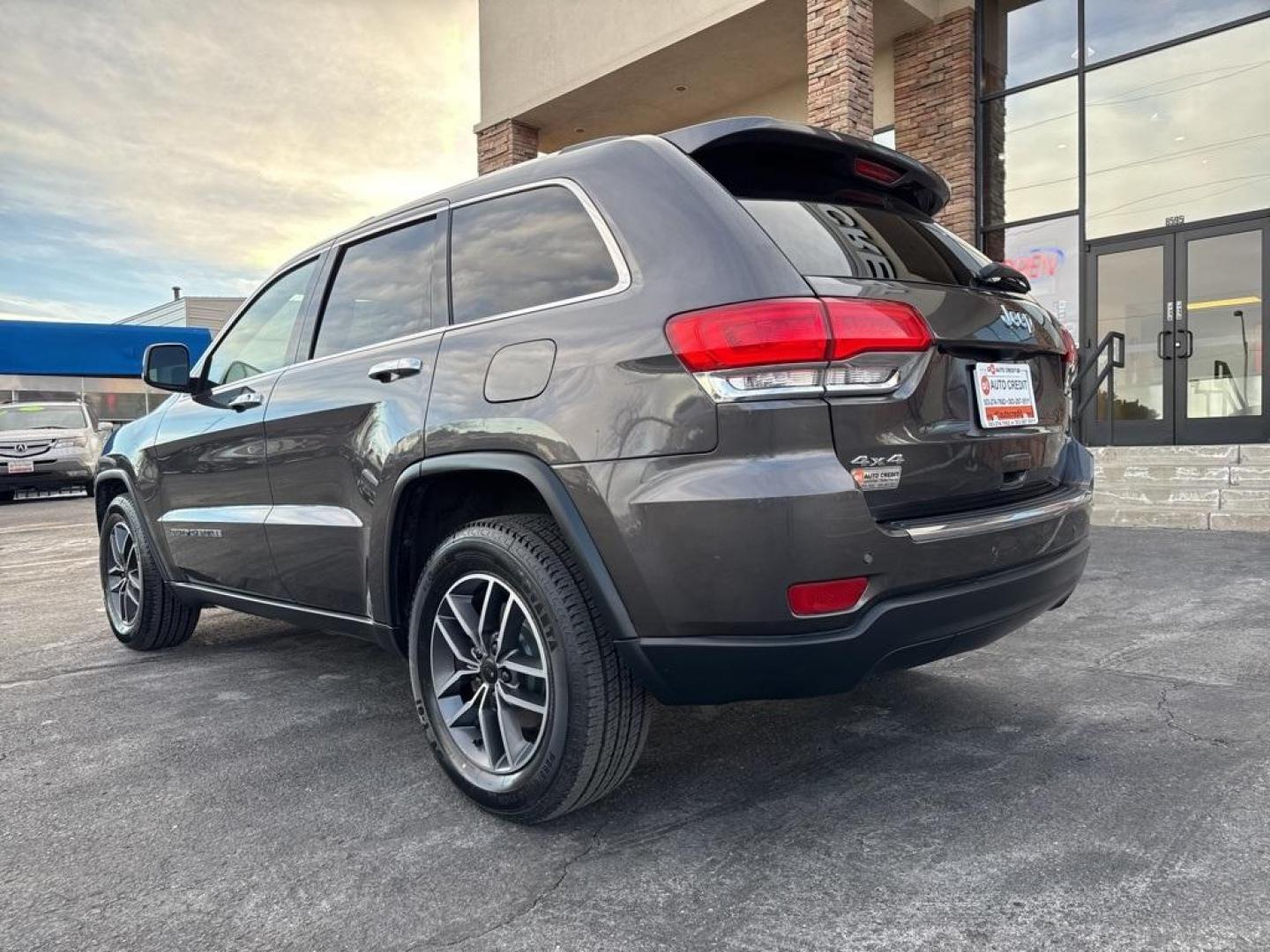 2018 Granite Crystal Metallic Clearcoat /Black Jeep Grand Cherokee Limited (1C4RJFBG2JC) with an 3.6L V6 24V VVT engine, Automatic transmission, located at 8595 Washington St., Thornton, CO, 80229, (303) 287-5511, 39.852348, -104.978447 - 2018 Jeep Grand Cherokee 4WD Luxury Group II All Cars Have Clean Titles And Are Serviced Before Sale., Apple/Android Car Play, New Tires, Blind Spot Monitoring, Backup Camera, Leather, Heated and Ventilated Seats, Bluetooth/ With Bluetooth Audio, Non Smoker, No Pet Odor Or Hair, 4WD, #1 Seat Foam Cu - Photo#6