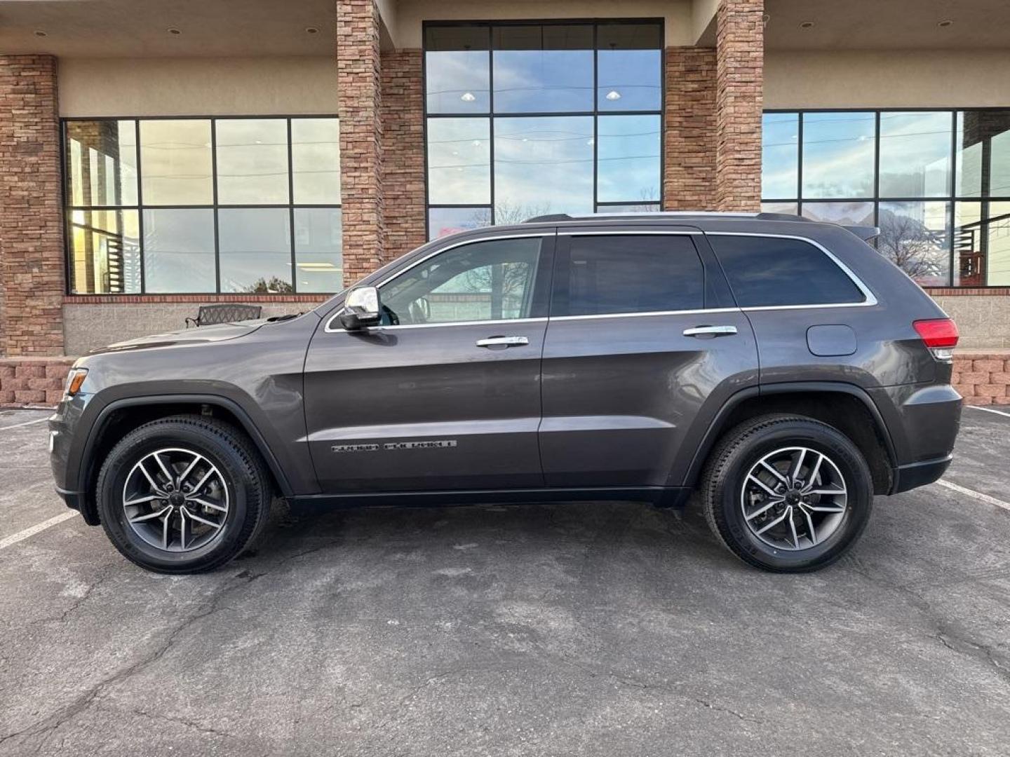 2018 Granite Crystal Metallic Clearcoat /Black Jeep Grand Cherokee Limited (1C4RJFBG2JC) with an 3.6L V6 24V VVT engine, Automatic transmission, located at 8595 Washington St., Thornton, CO, 80229, (303) 287-5511, 39.852348, -104.978447 - 2018 Jeep Grand Cherokee 4WD Luxury Group II All Cars Have Clean Titles And Are Serviced Before Sale., Apple/Android Car Play, New Tires, Blind Spot Monitoring, Backup Camera, Leather, Heated and Ventilated Seats, Bluetooth/ With Bluetooth Audio, Non Smoker, No Pet Odor Or Hair, 4WD, #1 Seat Foam Cu - Photo#7