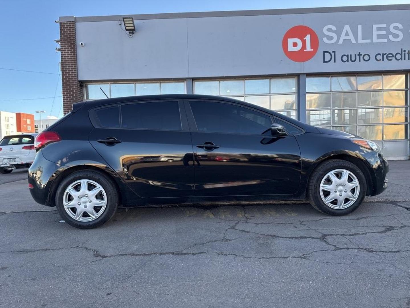 2016 Aurora Black Pearl /Black Kia Forte5 LX (KNAFK5A83G5) with an 2.0L I4 DOHC Dual CVVT engine, Automatic transmission, located at 10890 W. Colfax Ave., Lakewood, CO, 80215, (303) 274-7692, 39.739914, -105.120132 - 2016 Kia Forte5 FWD<br><br>D1 Auto NEVER charges dealer fees! All cars have clean titles and have been inspected for mechanical issues. We have financing for everyone. Good credit, bad credit, first time buyers.<br><br>Please call Lakewood Location 303-274-7692 or Thornton 303-287-5511 to schedule a - Photo#3