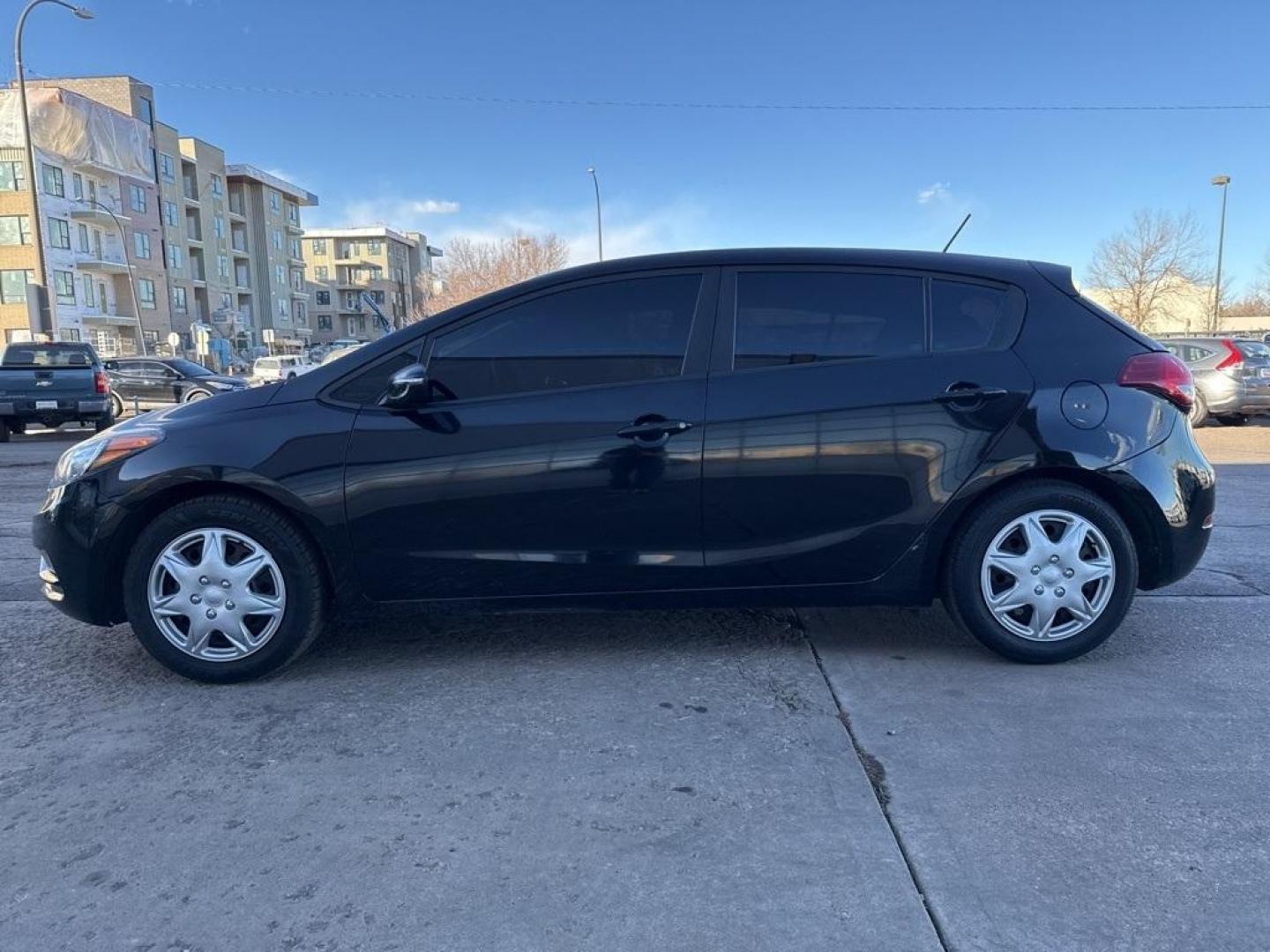 2016 Aurora Black Pearl /Black Kia Forte5 LX (KNAFK5A83G5) with an 2.0L I4 DOHC Dual CVVT engine, Automatic transmission, located at 10890 W. Colfax Ave., Lakewood, CO, 80215, (303) 274-7692, 39.739914, -105.120132 - 2016 Kia Forte5 FWD<br><br>D1 Auto NEVER charges dealer fees! All cars have clean titles and have been inspected for mechanical issues. We have financing for everyone. Good credit, bad credit, first time buyers.<br><br>Please call Lakewood Location 303-274-7692 or Thornton 303-287-5511 to schedule a - Photo#7